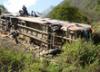 В Индии автобус сорвался в озеро, погибли 17 человек