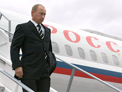 Путин обсудил в Магадане проблемы авиаперелетов в стране 